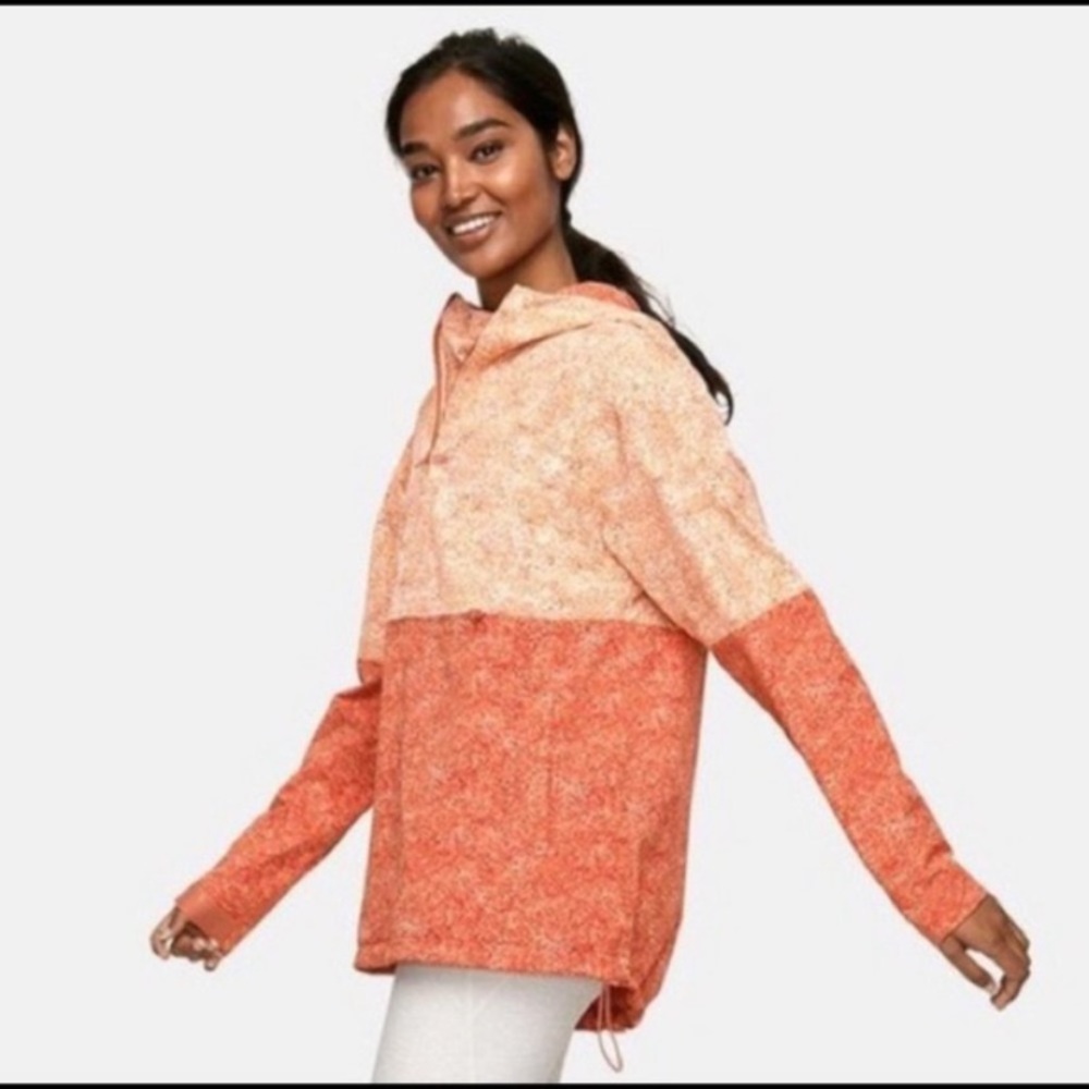 Outdoor Voices RecTrek Anorak Jacket in Pebbled Adobe/
Pebbled Canyon, Medium